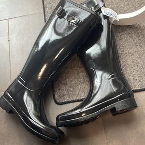 Hunter boots in black!